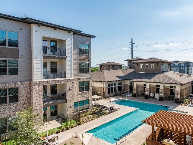 Album Keller Ranch 55+ Active Adult Apartment Homes, Fort Worth, TX 76244 - photo 4
