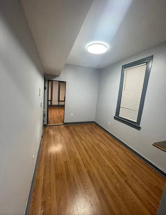 44 4th St 3F