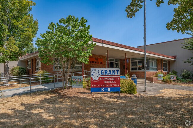 Students can attend Grant Community School in Salem, Oregon.