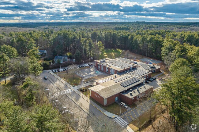Martha Jones School in South Westwood, MA: Academic excellence, diverse activities.