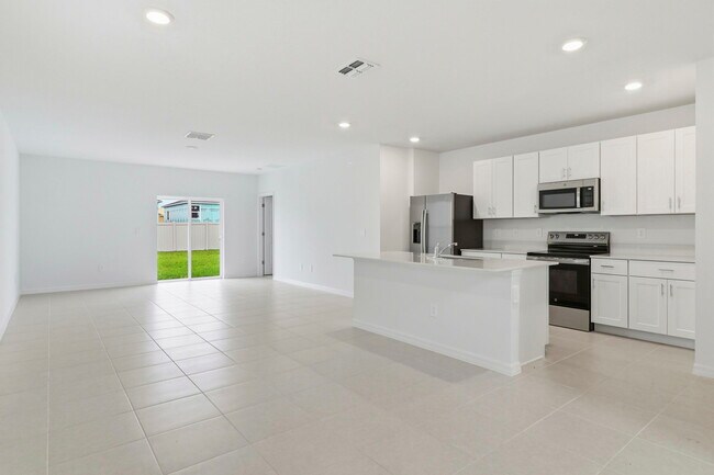 11657 Brae Way, Dade City, FL 33525 - photo 5