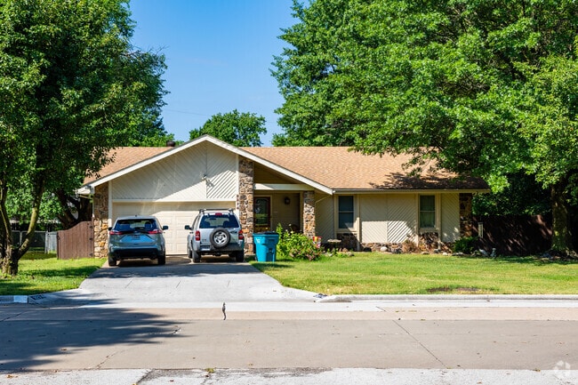 Newer ranch homes in Parkwood feature two-car garages.