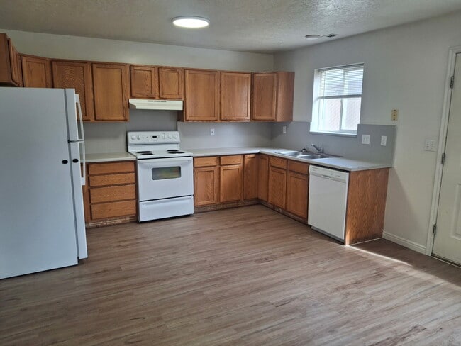 1376 N 260 W, Logan, UT 84341 - photo 3