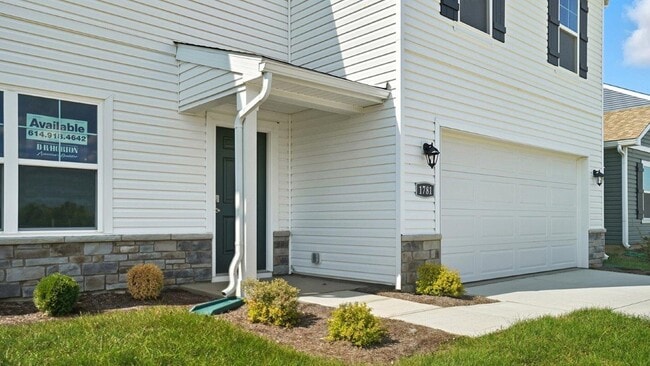 5742 Orchard Lakes Trail Dr, Canal Winchester, OH 43110 - photo 4