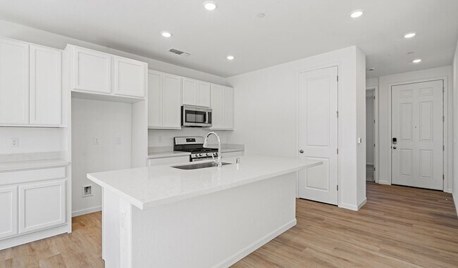 1128 Carson River Ct, Lathrop, CA 95330 - photo 5