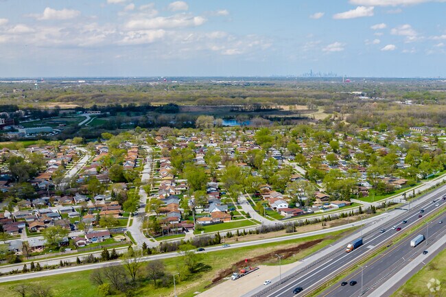 21 percent of Tinley Park residents commute about 31 miles to Chicago for work.