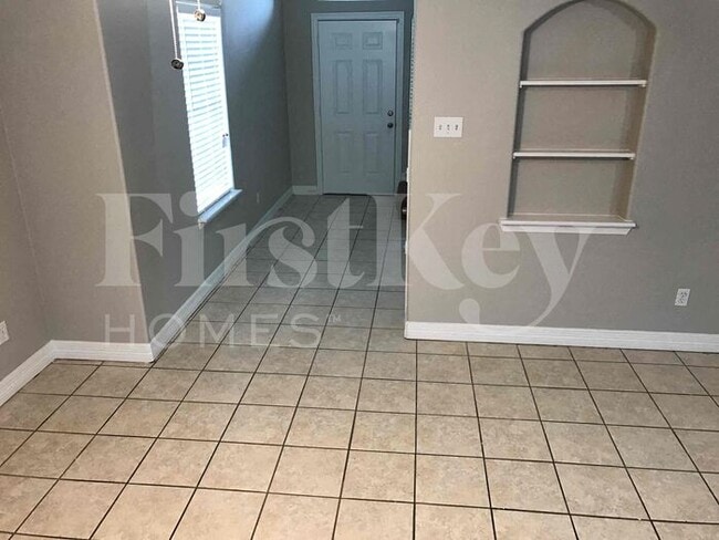 214 N Native Ln, Houston, TX 77022 - photo 2