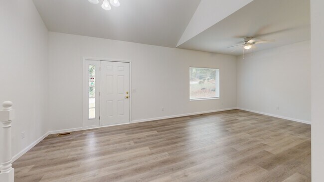 3302 Creekway Dr, Decatur, GA 30034 - photo 2