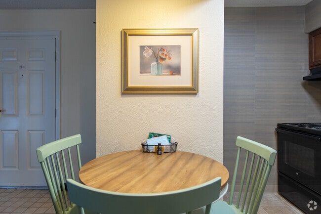 STUDIO, 1 BA, - 435 SF