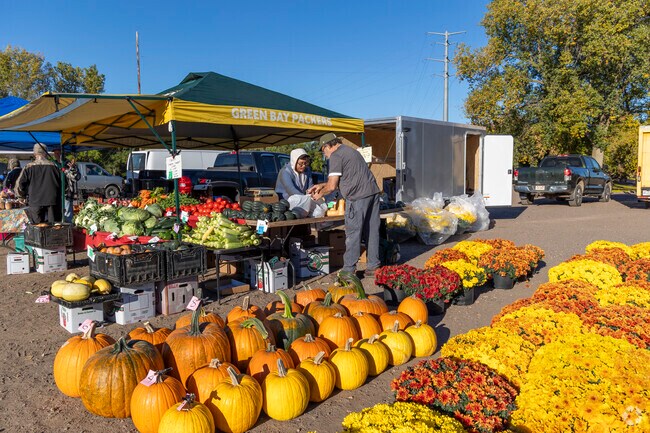 The Farmers' Market of Wausau has the best pumpkins around Rib Mountain.