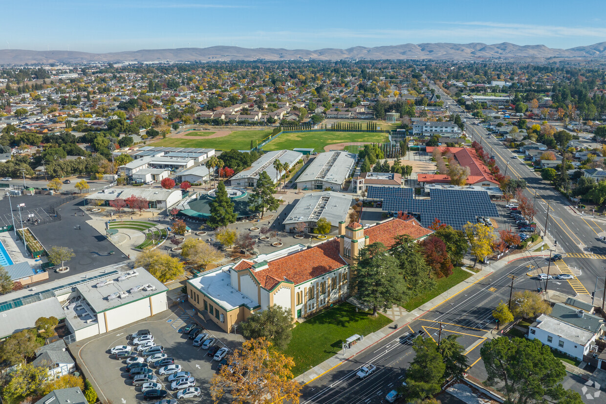 Livermore High School, Livermore CA Rankings & Reviews - Homes.com