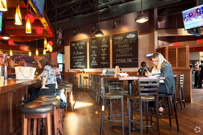 Tavern on the Hill serves trendy American favorites just a few blocks from the Hunters Park.