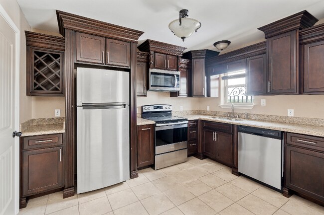 110 Colorado St unit 3, Del Rio, TX 78840 - photo 3