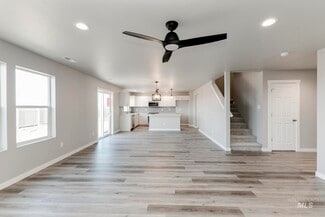 907 E Perjue Basin Dr, Nampa, ID 83686