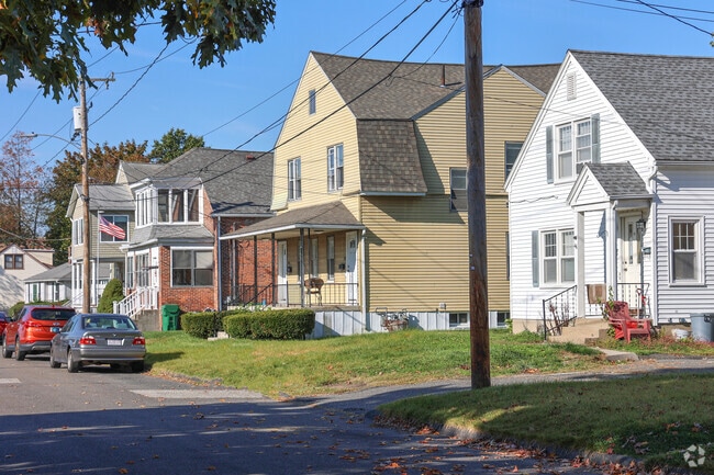 Large multifamily homes can be found in Aldenville.