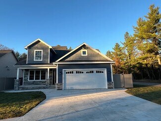 411 Knight St, Grayling, MI 49738