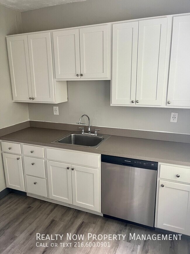 1535 Coutant Ave unit 1, Lakewood, OH 44107 - photo 7