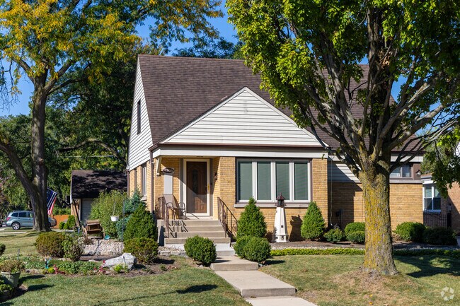Jonquil Terrace has charming cottages surrounded by trees.