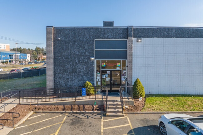 Study at Salma Khatoon Academy at 131 Leeder Hill Dr, Hamden, CT 06517.