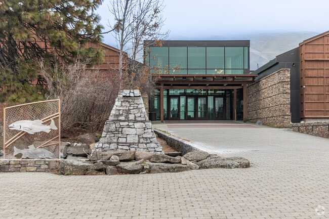 The Columbia Gorge Discovery Center & Museum highlights the history of the Gorge.