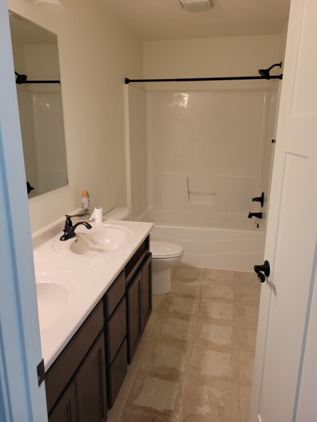 1849 Red Bertrand Ct, Sioux City, IA 51105 - photo 2