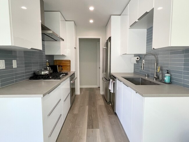 404 San Vicente Blvd unit 105, Santa Monica, CA 90402 - photo 3