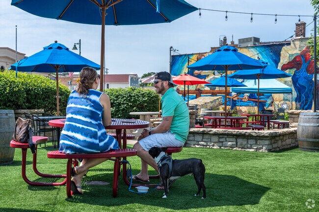 Hastings residents utilize the many nearby parks and beautiful public spaces.