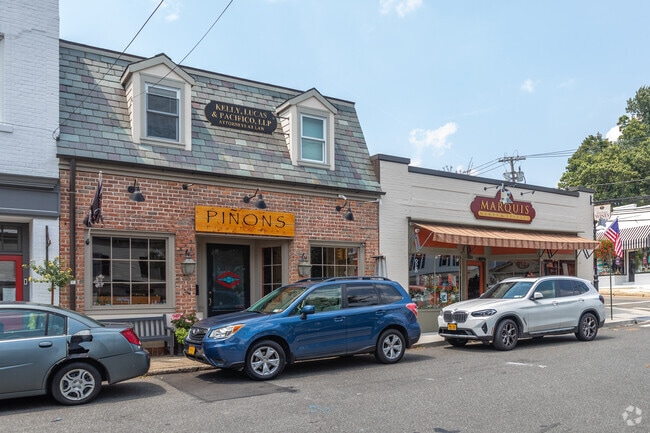 Pinon's Pizza Company of Locust valley is a family friendly pizza shop with gourmet pizzas.