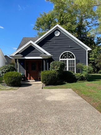 601 Colonial Ct Unit E, La Grange, KY 40031