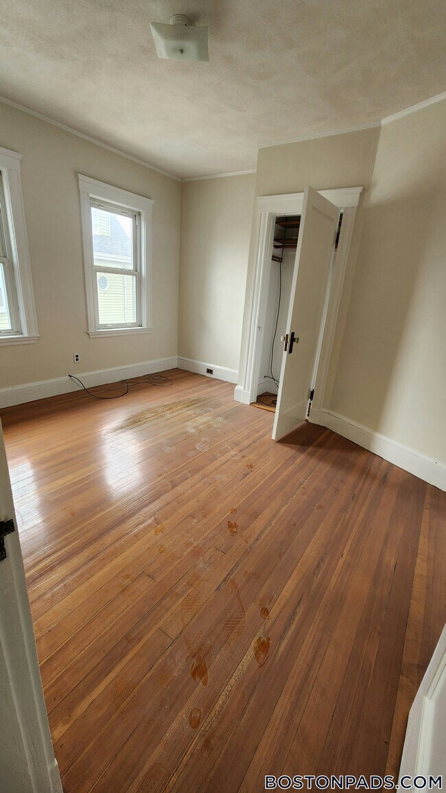 12 Eliot St, Medford, MA 02155 - photo 7