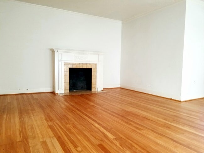 1806 Banks St unit 4, Houston, TX 77098 - photo 2