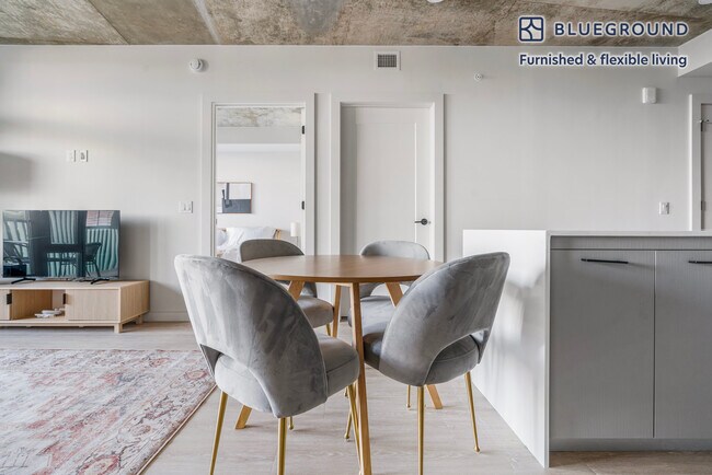 3030 Potomac Ave unit FL3-ID1032, Arlington, VA 22202 - photo 6