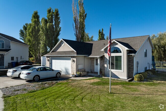 Woodruff has many single family homes built in the early 2000s.
