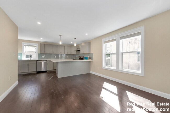 43 Wright Ave unit 1, Medford, MA 02155 - photo 3