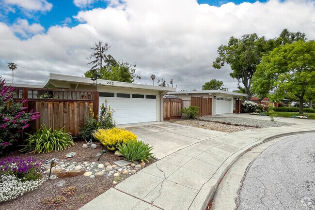 A row of well-maintained California Modern-Style homes in Monta Loma.