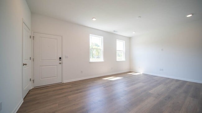 6199 Rhinecliff Dr, Whitestown, IN 46075 - photo 3