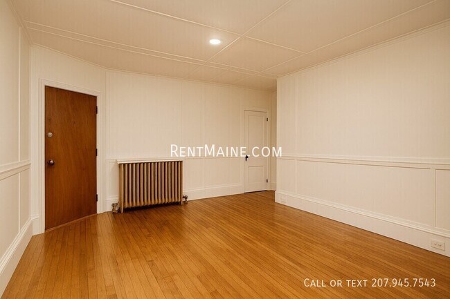 75 Ohio St unit 6, Bangor, ME 04401 - photo 3