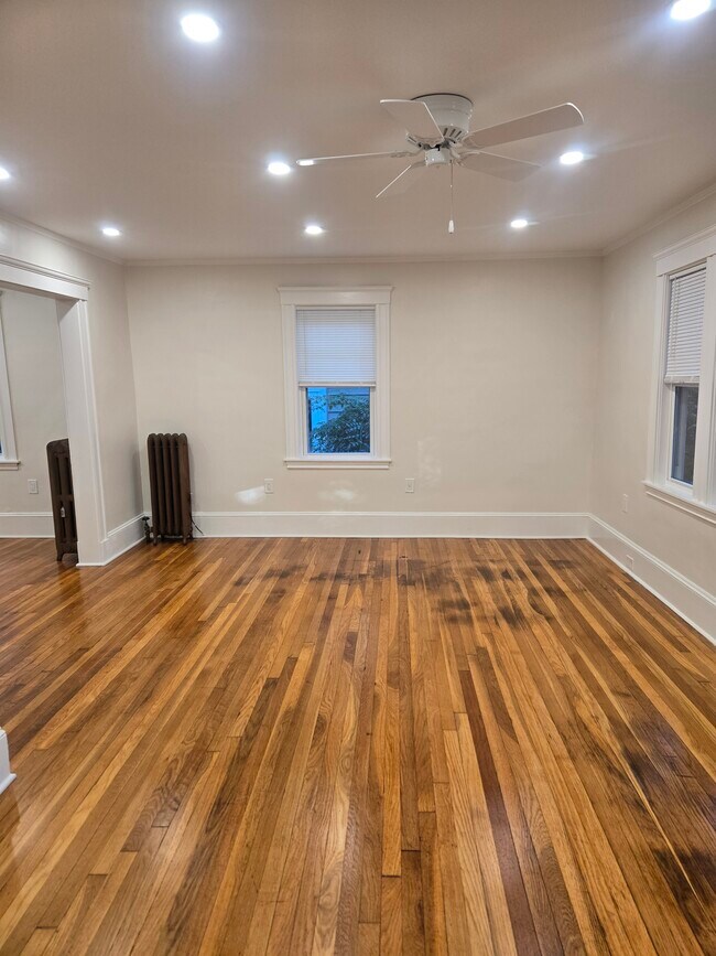 Living room pic 1