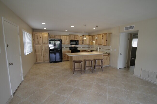 6805 E 2nd St unit 11, Scottsdale, AZ 85251 - photo 3
