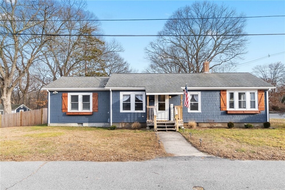 16 Brownlee Blvd, Warwick, RI 02886 - photo 1