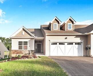 40 Reserve Dr, Drums, PA 18222