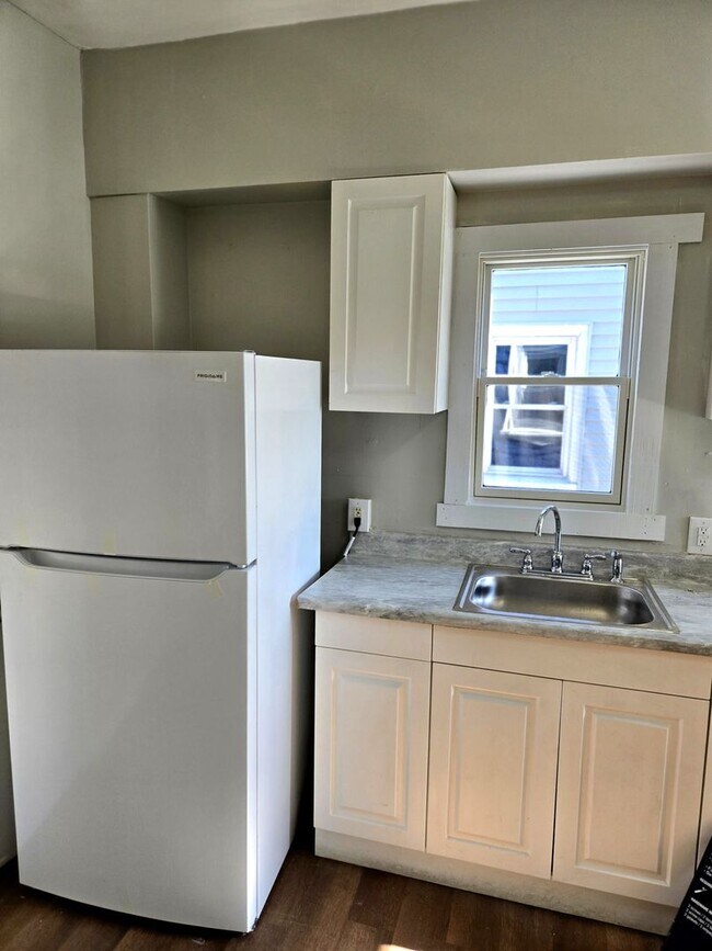 316 Hawkins St Unit 1, Providence, RI 02904