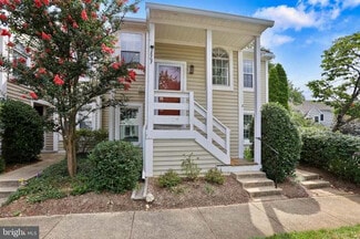 2867 Yarling Ct, Falls Church, VA 22042