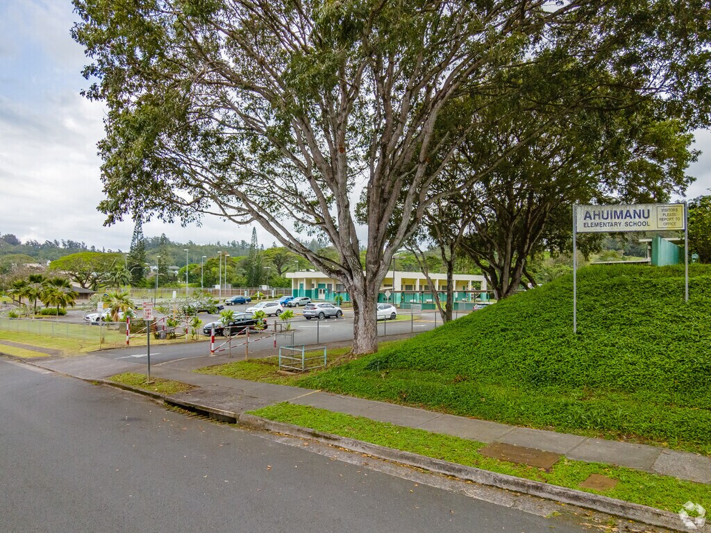 Ahuimanu Elementary School serves students in the Kahalu'u neighborhood of Kaneohe.