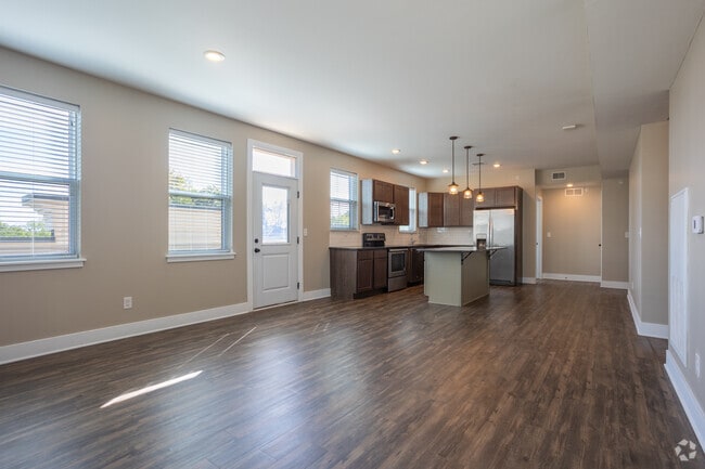 4BR, 2BA - 1,320SF - Living Room