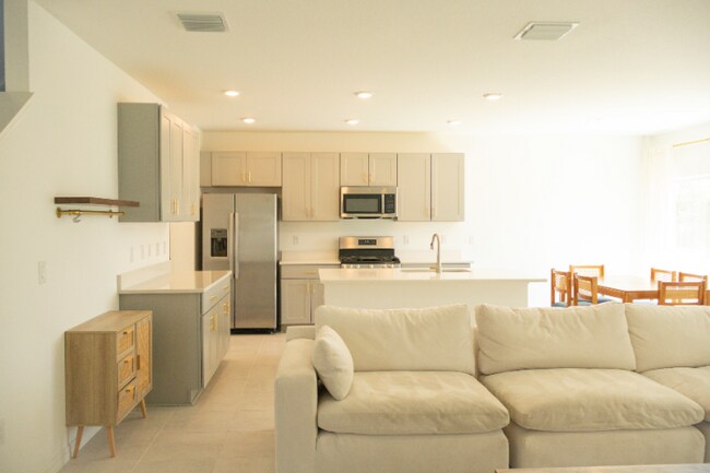 6305 Milestone Lp, Palmetto, FL 34221 - photo 4