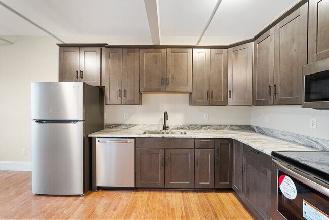 702 20th St unit 305, Des Moines, IA 50314 - photo 5