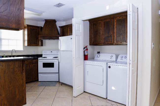 2013 Lacywood unit A, Edinburg, TX 78539 - photo 3