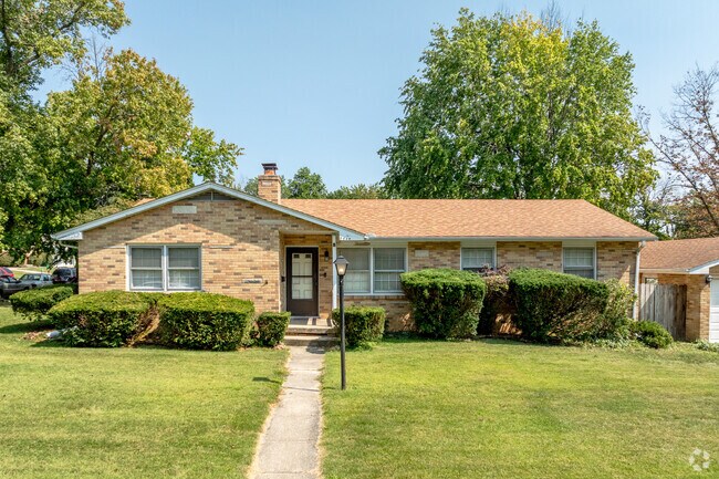Ranch homes can be found throughout South Shores.