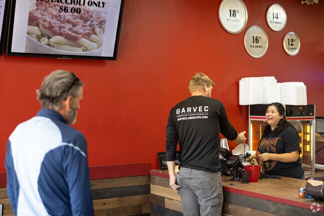 Jimano's Pizzeria offers delicious pizzas and wings for residents of Ivanhoe.